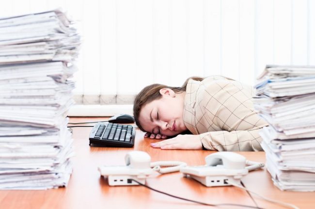 woman-sleeping-at-desk